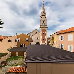Forum 2br In Old Town Zadar